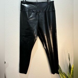 NWT- Anna & AVA Black Vegan Leather. Pull-on Cropped Jegging Style Pants